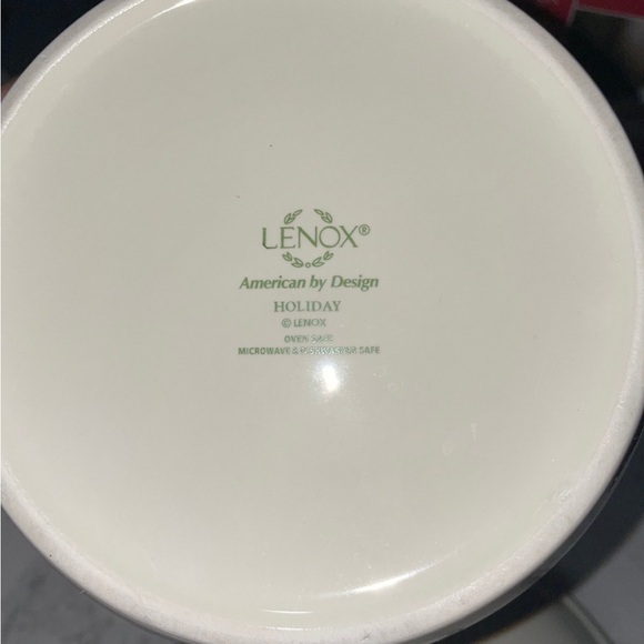 Lenox American By Design Holiday Small Covered Casserole 32oz - Picture 5 of 8